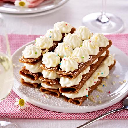 Süße Lasagne aus Plätzchen und Vanillecreme (Millefeuille) Rezept Süße Lasagne aus Plätzchen und Vanillecreme (Millefeuille) Rezept