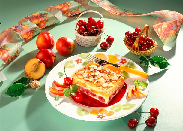 Süße Lasagne mit Kirschen und Pfirsiche Rezept Süße Lasagne mit Kirschen und Pfirsiche Rezept