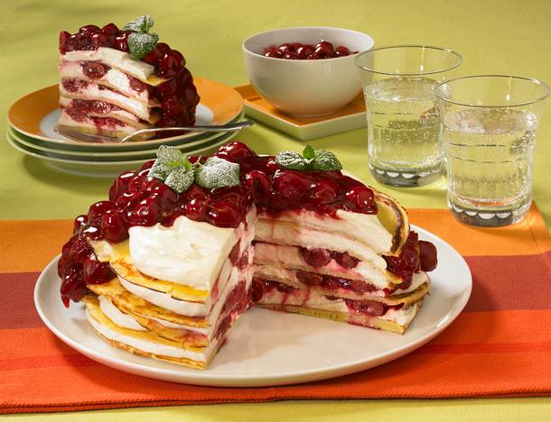 Süße Pfannkuchentorte Rezept Süße Pfannkuchentorte Rezept