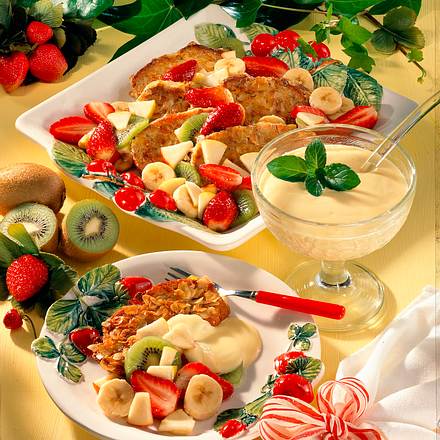Süße Schuhsohlen mit Obst-salat Rezept Süße Schuhsohlen mit Obst-salat Rezept