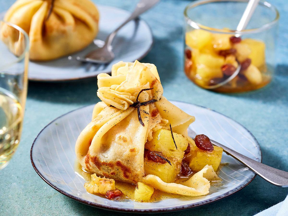 Süßes Päckchen mit Karamell-Ananas-Füllung Rezept