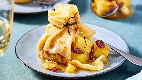 Süßes Päckchen mit Karamell-Ananas-Füllung Rezept - Foto: House of Food / Bauer Food Experts KG
