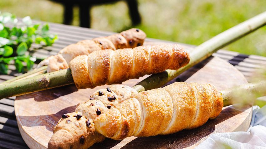 Süßes Stockbrot Rezept - Foto: ShowHeroes