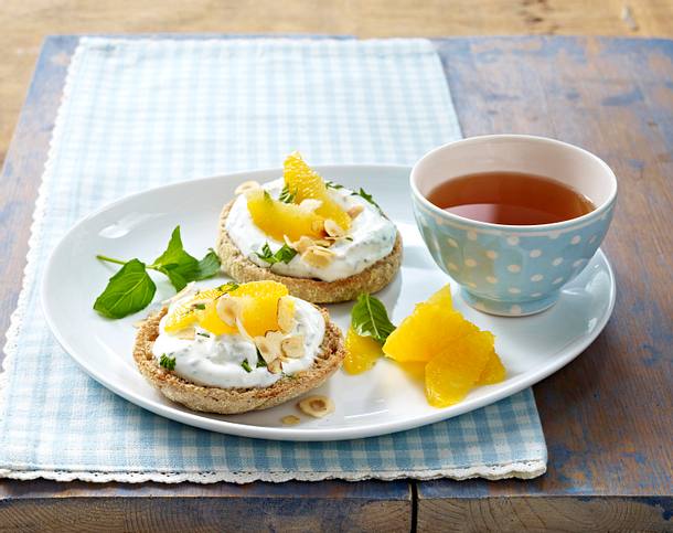 Süßes Toasti mit Minzquark und Orange Rezept Süßes Toasti mit Minzquark und Orange Rezept