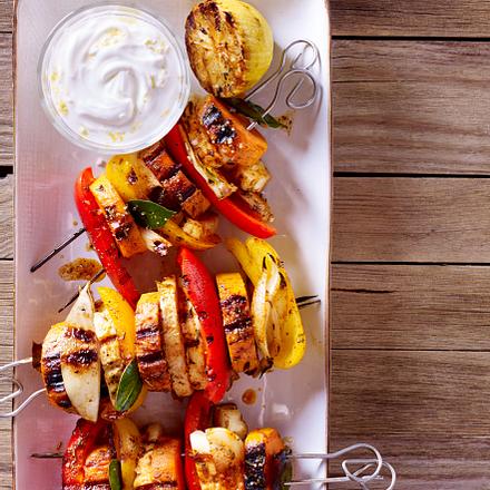 Süßkartoffel-Spieße mit Halloumi Rezept Süßkartoffel-Spieße mit Halloumi Rezept