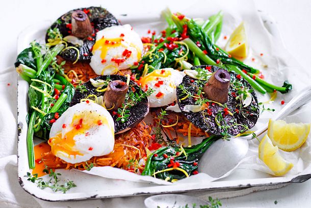 Süßkartoffelrösti mit pochiertem Ei Rezept Süßkartoffelrösti mit pochiertem Ei Rezept
