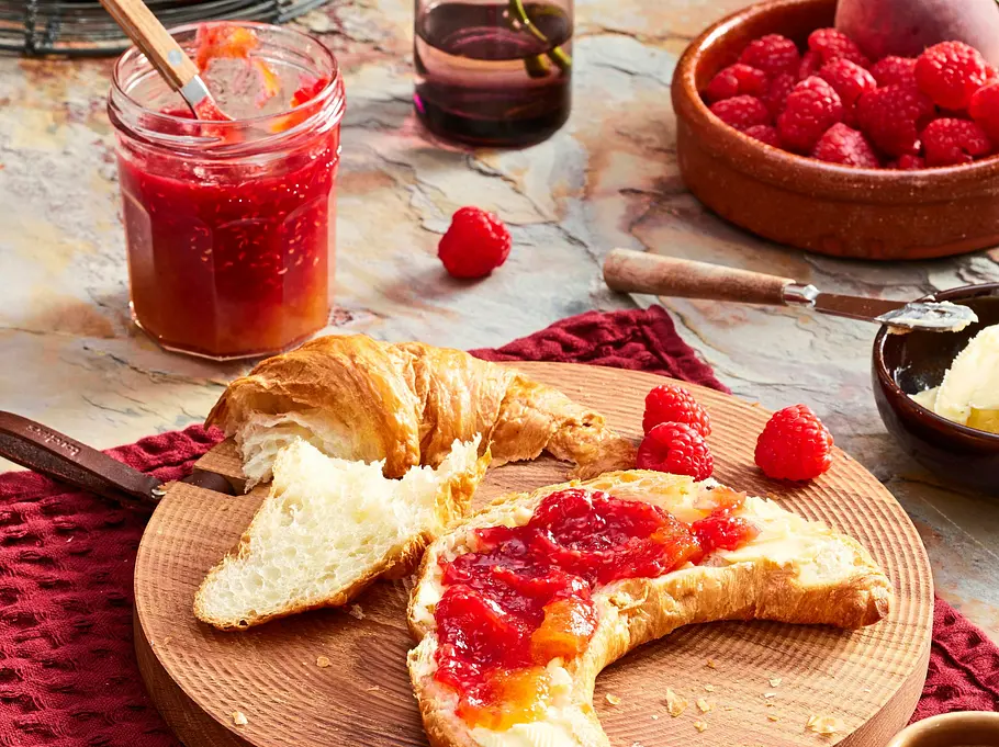Sunrise-Aufstrich aus Himbeeren und Pfirsich Rezept Sunrise-Aufstrich aus Himbeeren und Pfirsich Rezept
