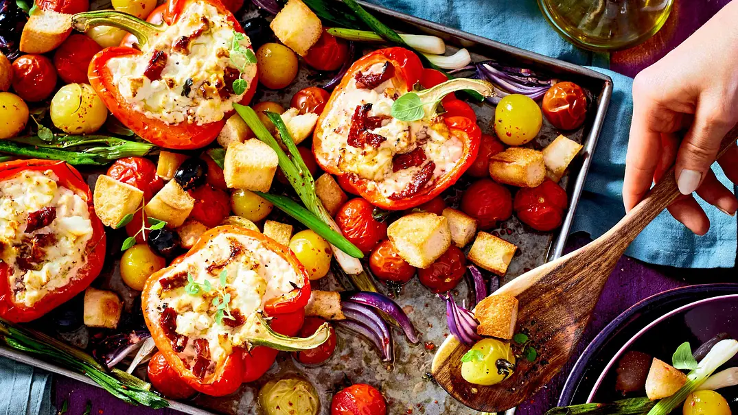 Super Veggie-Wimmelblech Rezept - Foto: LECKER @ Bauer Media Group Super Veggie-Wimmelblech Rezept - Foto: LECKER @ Bauer Media Group