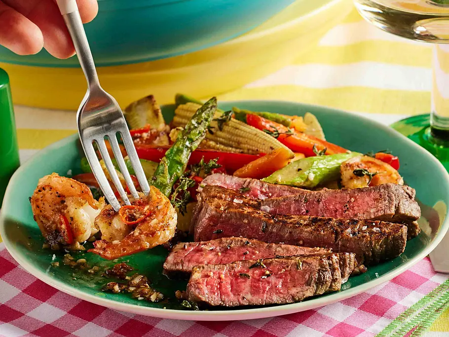 Surf & Turf mit Vier-Gewinnt-Gemüse Rezept Surf & Turf mit Vier-Gewinnt-Gemüse Rezept