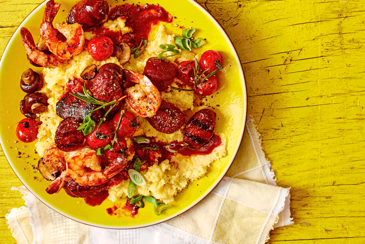 „Surf and Turf“-Pfanne auf Polenta Rezept