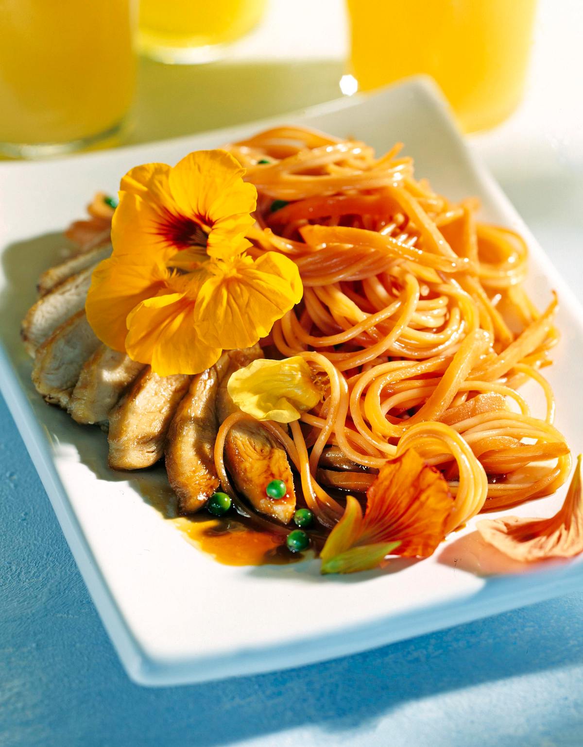 Süß-saure Gemüsenudeln Rezept