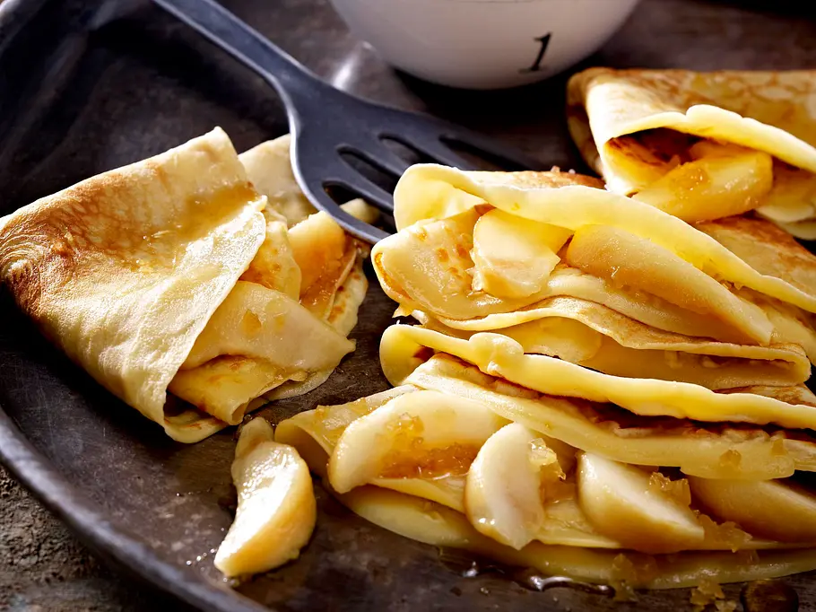 Ingwer-Pfannkuchen mit Birnen und kandiertem Ingwer Rezept Süße Pfannkuchen mit Ingwer-Birnen Rezept