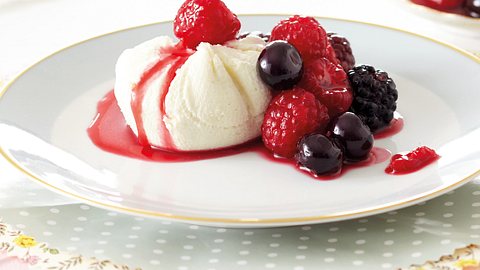 Süße Ricotta-Gnocchi mit Beeren Rezept - Foto: House of Food / Bauer Food Experts KG