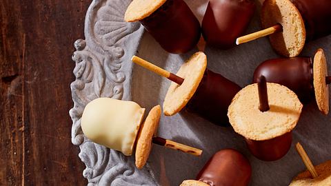 Süße Schokokuss-Eicheln Rezept - Foto: House of Food / Bauer Food Experts KG