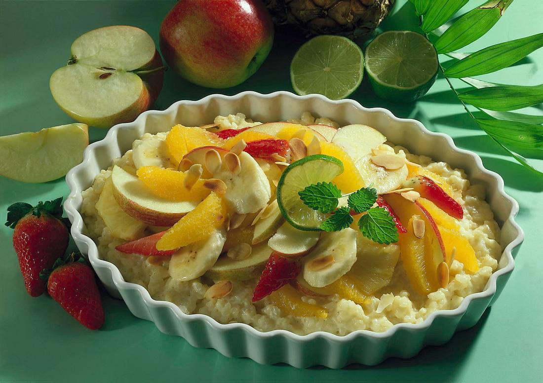 Süßer Reis mit Früchten Rezept | LECKER