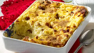 Süßer Reisauflauf mit Apfelkompott Rezept - Foto: LECKER @ Bauer Media Group Süßer Reisauflauf mit Apfelkompott Rezept - Foto: LECKER @ Bauer Media Group