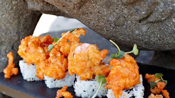 Sushi mit gebratenen Garnelen Rezept - Foto: House of Food / Bauer Food Experts KG