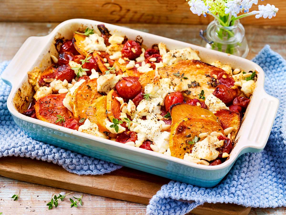 Süßkartoffel-Auflauf mit Feta und Pinienkernen Rezept