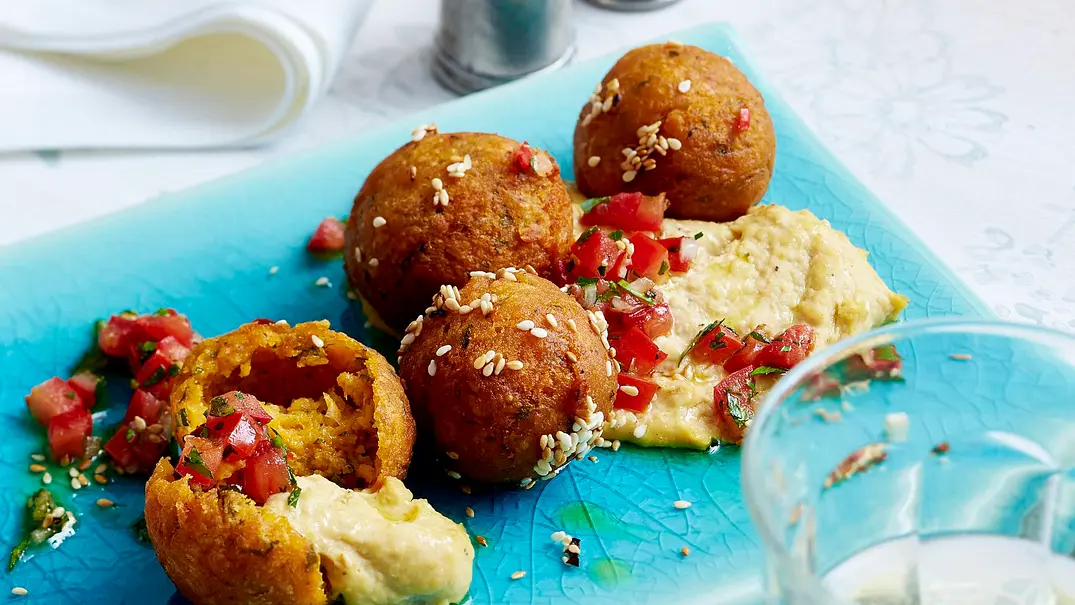Süßkartoffel-Falafel Rezept - Foto: LECKER @ Bauer Media Group Süßkartoffel-Falafel Rezept - Foto: LECKER @ Bauer Media Group