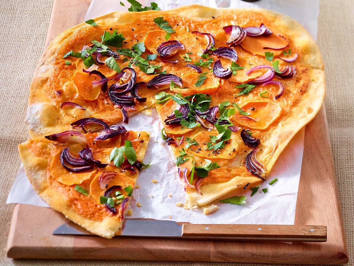 Süßkartoffel-Flammkuchen mit Harissacreme Rezept