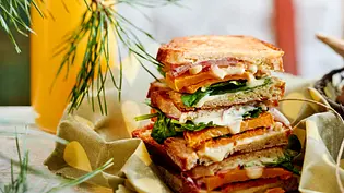 Süßkartoffel-Stulle mit Mango-Mayo Rezept - Foto: LECKER @ Bauer Media Group Süßkartoffel-Stulle mit Mango-Mayo Rezept - Foto: LECKER @ Bauer Media Group