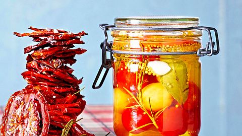 Süßsauer eingelegte Tomaten Rezept - Foto: House of Food / Food Experts KG