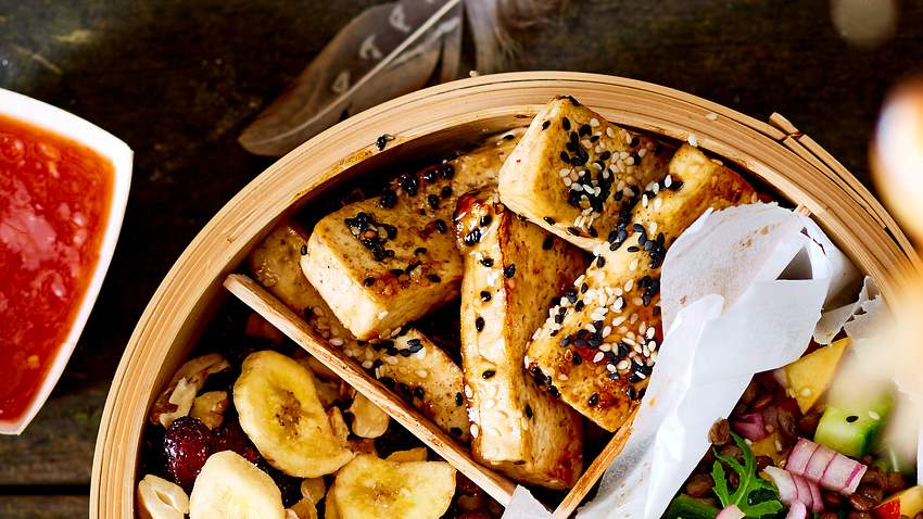 Süßscharfer Tofu in Sesamkruste Rezept - Foto: House of Food / Bauer Food Experts KG