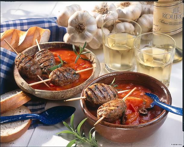 Susukakia (Hackfleischröllchen in Tomatensoße) Rezept