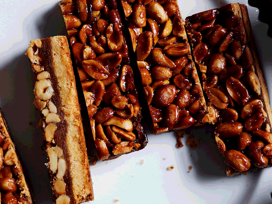 Sweet Peanuts auf Miso-Shortbread