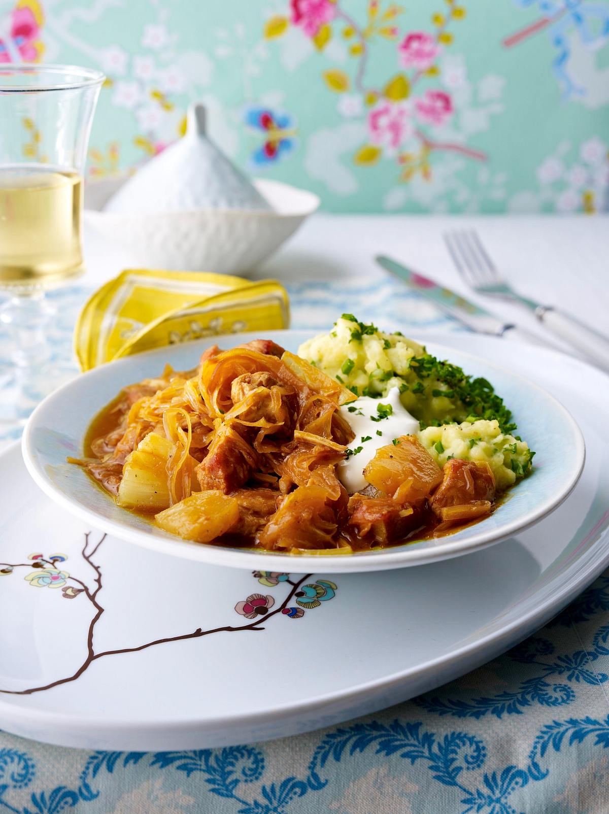 Szegediner Gulasch mit Pute & Ananas Rezept