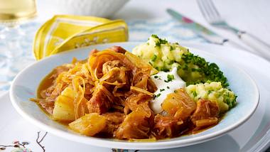 Szegediner Gulasch mit Pute & Ananas Rezept - Foto: House of Food / Bauer Food Experts KG