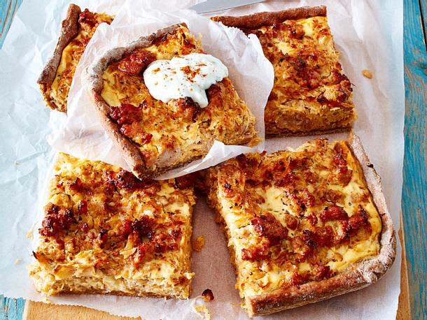 Szegediner Mettkuchen vom Blech Rezept Szegediner Mettkuchen vom Blech Rezept