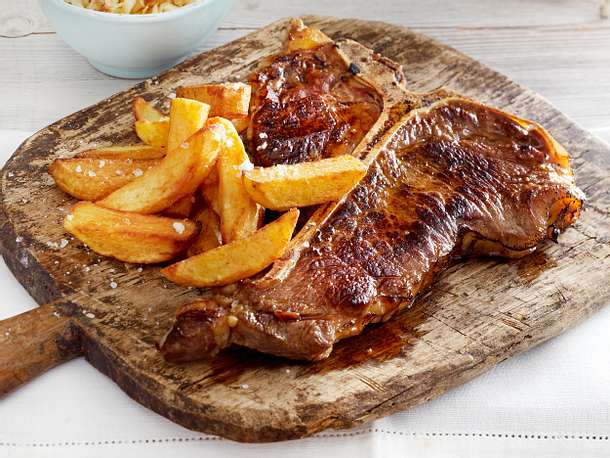 T Bone Steak mit Homemade XXL-Pommes Rezept T Bone Steak mit Homemade XXL-Pommes Rezept