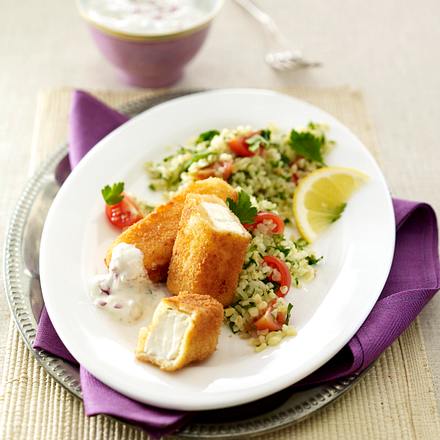 Tabouleh (Bulgur-Petersiliensalat) zu gebratenen Schafskäsesticks und Knoblauchdip Rezept Tabouleh (Bulgur-Petersiliensalat) zu gebratenen Schafskäsesticks und Knoblauchdip Rezept