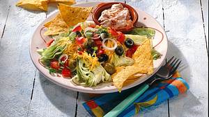 Taco Dip mit Taco-Chips Rezept - Foto: Maass