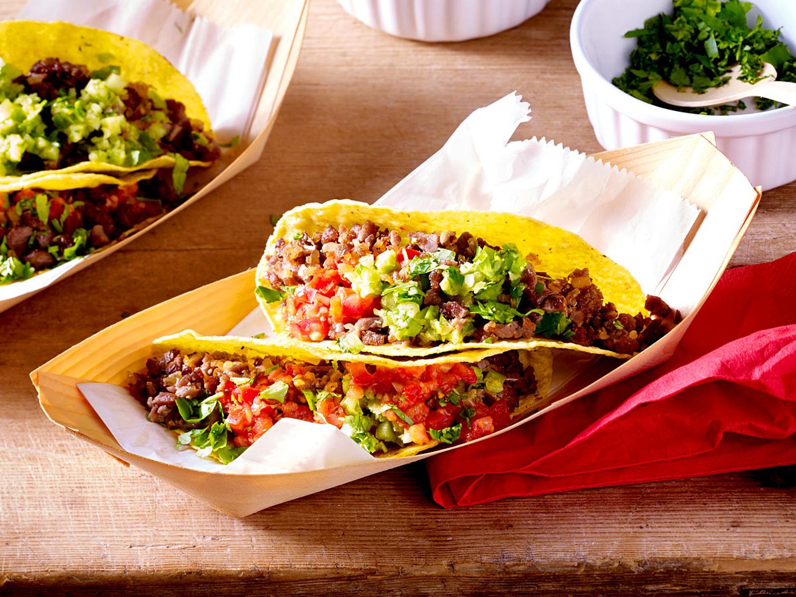 Tacos mit Huftsteak und Tomatensalsa Rezept | LECKER