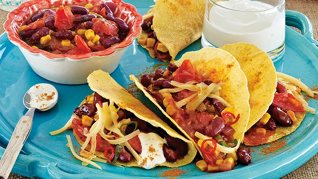 Tacoshells „Speedy Gonzales“ mit Chilibohnen-Gemüse Rezept - Foto: LECKER @ Bauer Media Group Tacoshells „Speedy Gonzales“ mit Chilibohnen-Gemüse Rezept - Foto: LECKER @ Bauer Media Group