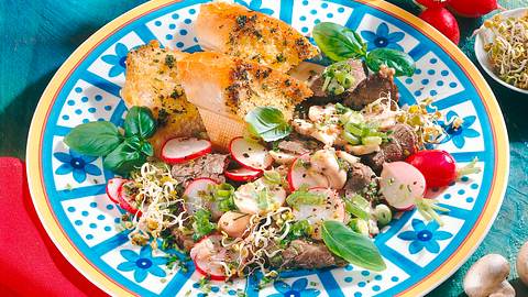 Tafelspitzsalat in Merrettich-Vinaigrette Rezept - Foto: House of Food / Bauer Food Experts KG