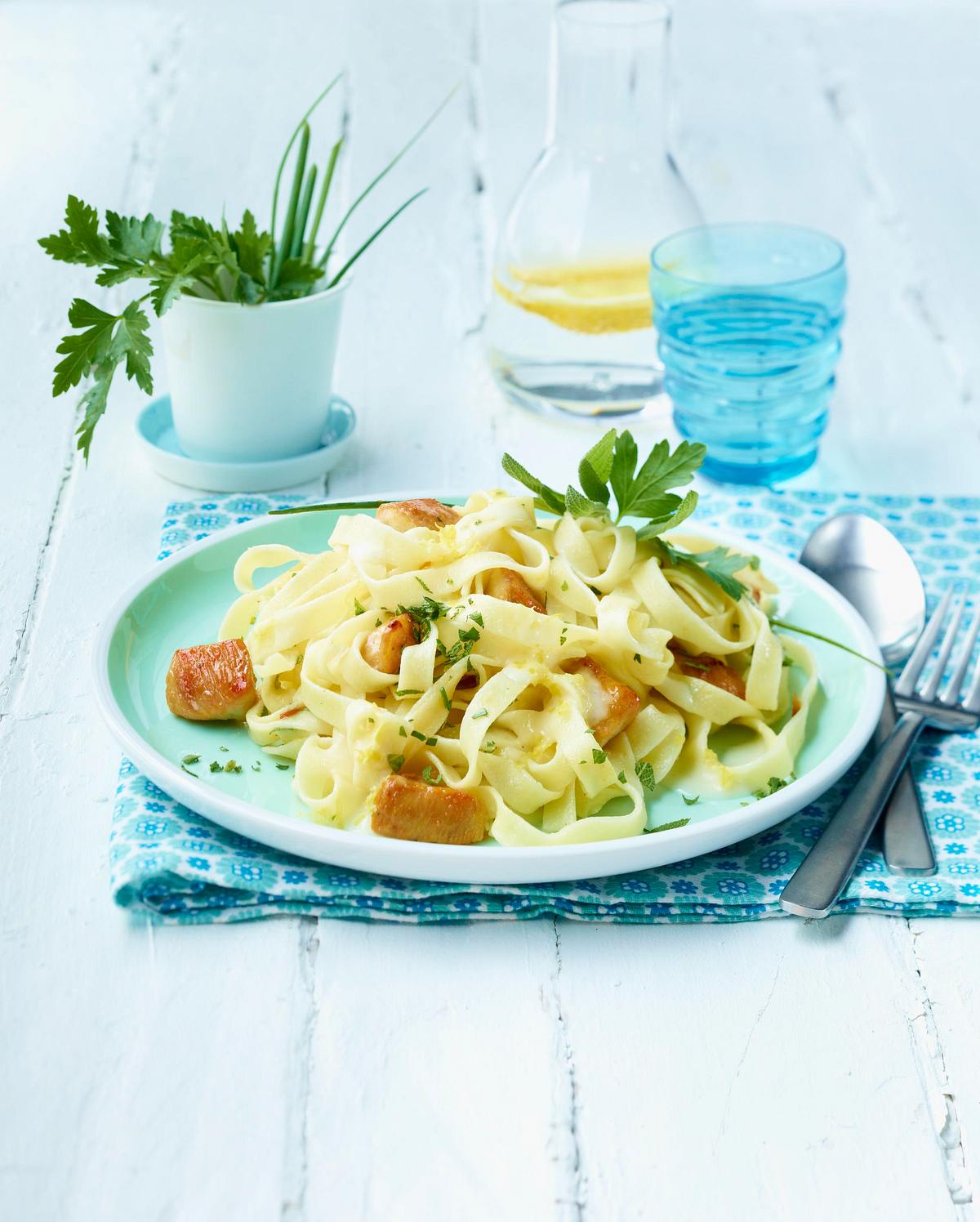 Tagliatelle al limone (Bandnudeln mit Zitronen-Soße) Rezept