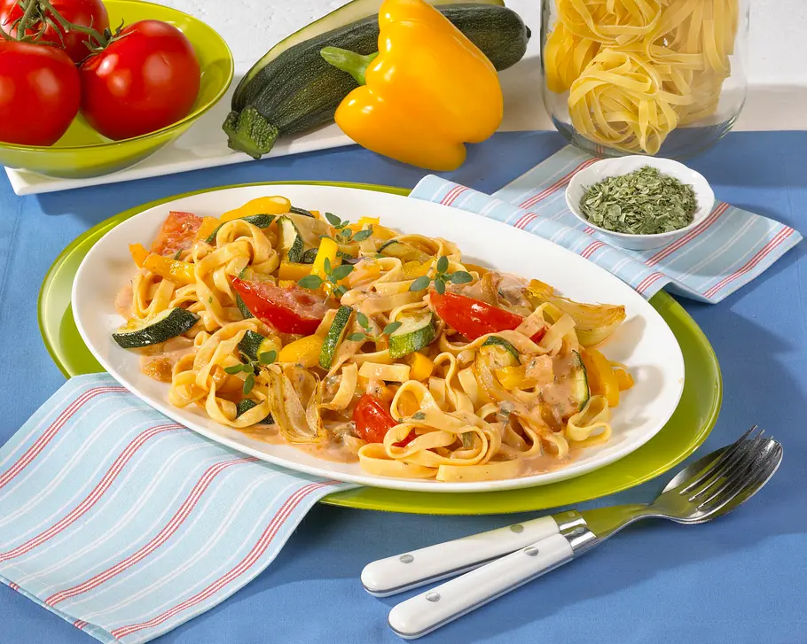 Tagliatelle mit Gemüsesoße Rezept Tagliatelle mit Gemüsesoße Rezept