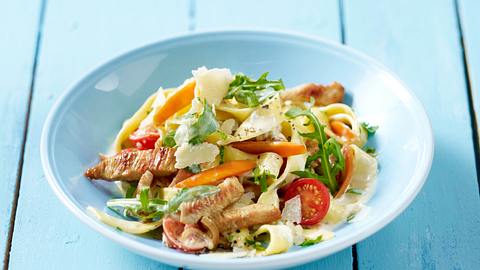 Tagliatelle mit Putenstreifen und Mascarponesoße Rezept - Foto: House of Food / Bauer Food Experts KG