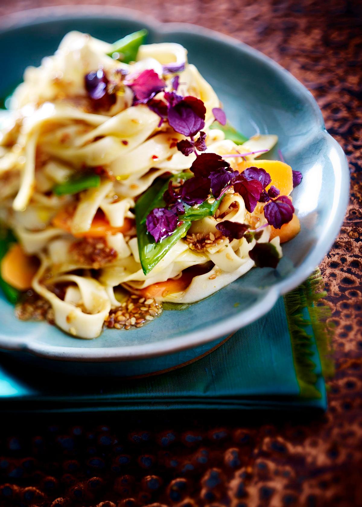 Tagliatelle mit Sesampaste Rezept