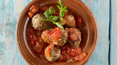 Tapas: Hackbällchen in Tomatensoße (Albondigas Andaluz) Rezept - Foto: LECKER @ Bauer Media Group