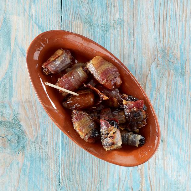 Tapas: Pflaumen und Datteln im Speckmantel Rezept Tapas: Pflaumen und Datteln im Speckmantel Rezept