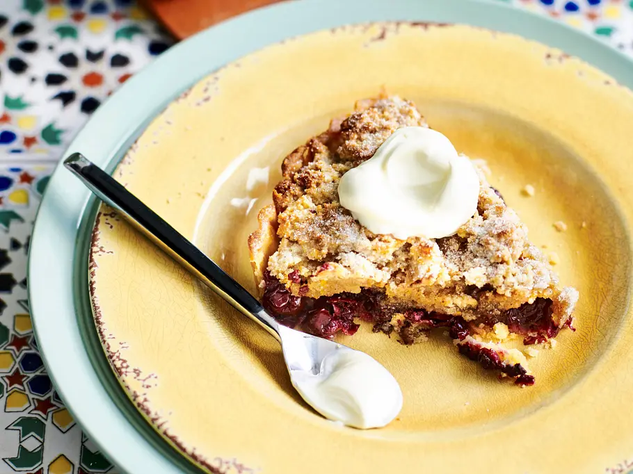 Tarta mit Kirschen und Schokolade Rezept | LECKER