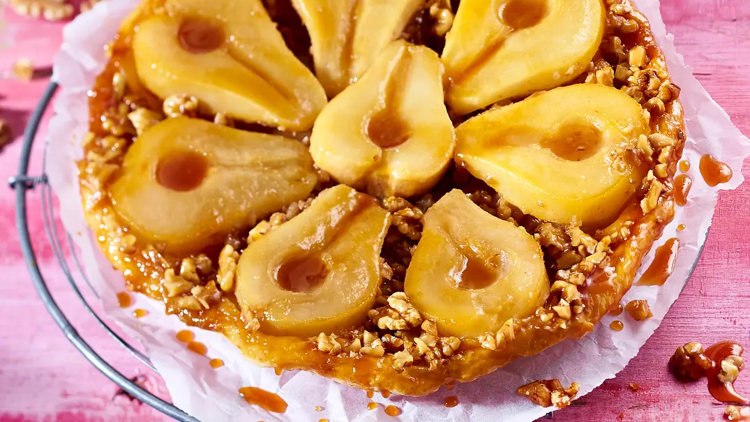 Tarte Tatin „Umwerfende Birne“ Rezept - Foto: LECKER @ Bauer Media Group Tarte Tatin „Umwerfende Birne“ Rezept - Foto: LECKER @ Bauer Media Group