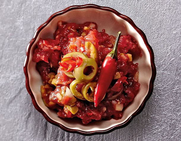 Tatar mit Oliven Rezept Tatar mit Oliven Rezept