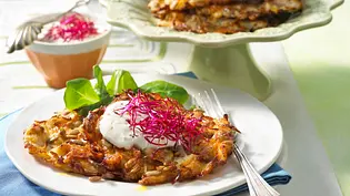 Teltower Rübchen-Puffer Rezept - Foto: LECKER @ Bauer Media Group Teltower Rübchen-Puffer Rezept - Foto: LECKER @ Bauer Media Group