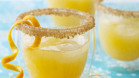Tequila-Sunrise-Cocktail mit Orangen und Prosecco Rezept - Foto: House of Food / Bauer Food Experts KG