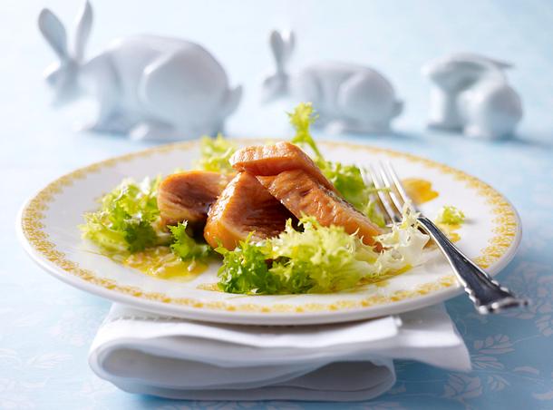 Teriyaki-Lachs auf Friséesalat Rezept Teriyaki-Lachs auf Friséesalat Rezept